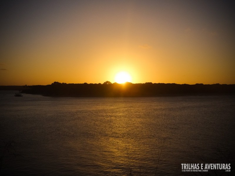 Pôr do sol na Lagoa de Guaraíras um dos mais bonitos de Tibau do Sul